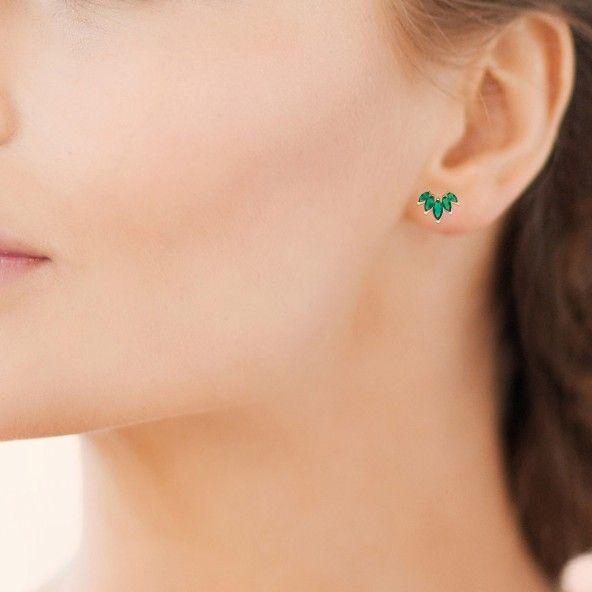 Gold-plated earrings with green stone