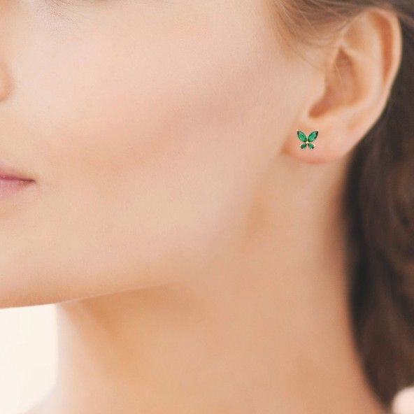 Boucles d'oreilles plaques or avec une pierre verte en forme de papillon